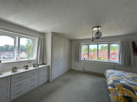 4 bedroom Detached house to let in Canterbury Way, Exmouth, EX8