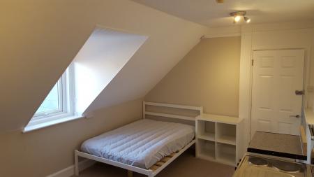 1 bedroom Flat to let in Morton Road, Exmouth, EX8