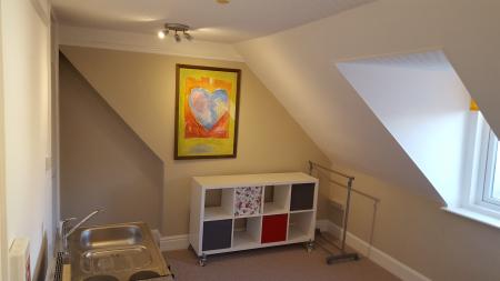 1 bedroom Flat to let in Morton Road, Exmouth, EX8