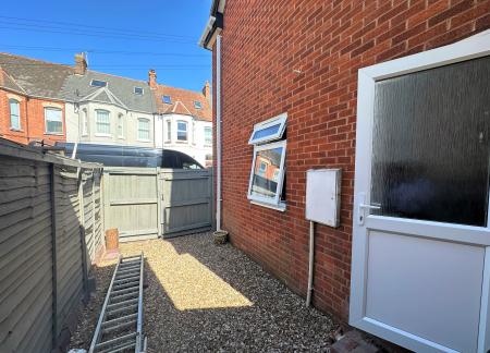 2 bedroom Semi-detached house to let in Madeira Villas, Exmouth, EX8
