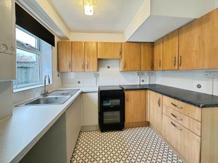 3 bedroom Semi-detached house to let in Cherry Close, Exmouth, EX8