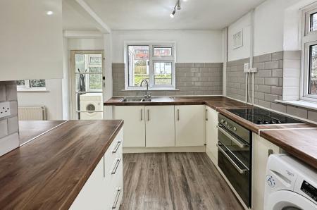 4 bedroom Semi-detached house for sale in Midway, Littleham, Exmouth, EX8