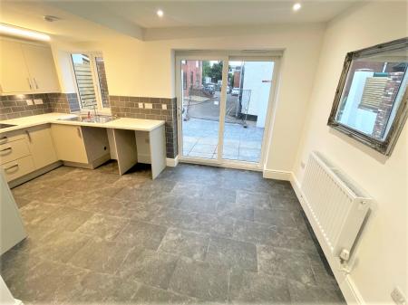 4 bedroom Terraced House to let in Albion Street, Exmouth, EX8