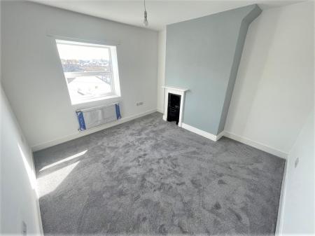 4 bedroom Terraced House to let in Albion Street, Exmouth, EX8