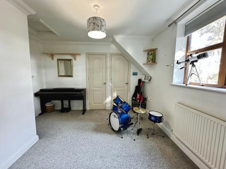 3 bedroom Detached house to let in Lower Knoll, Exmouth, EX8