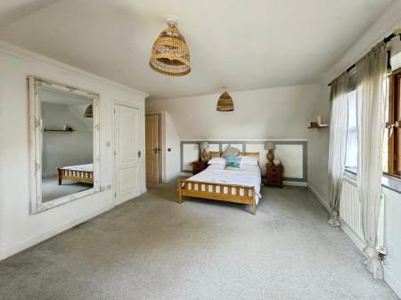 3 bedroom Detached house to let in Lower Knoll, Exmouth, EX8