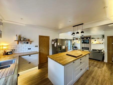 3 bedroom Detached house to let in Lower Knoll, Exmouth, EX8