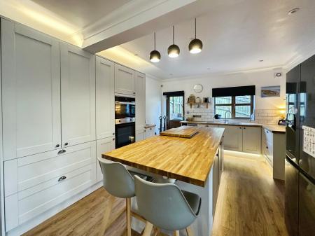 3 bedroom Detached house to let in Lower Knoll, Exmouth, EX8