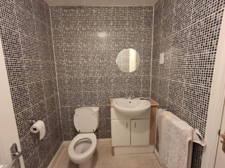 4 bedroom Town house to let in Royal Crescent, Exeter, EX2