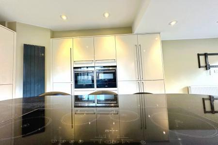 3 bedroom Semi-detached house to let in Belvedere Road, Exmouth, EX8