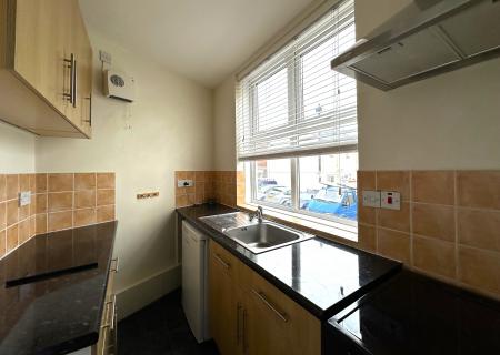 1 bedroom Flat to let in Old Weighbridge, Exmouth, EX8