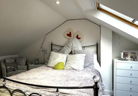 4 bedroom Terraced House to let in Birchwood Road, Exmouth, EX8