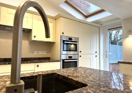 2 bedroom Terraced House to let in Jocelyn Road, Budleigh Salterton, EX9