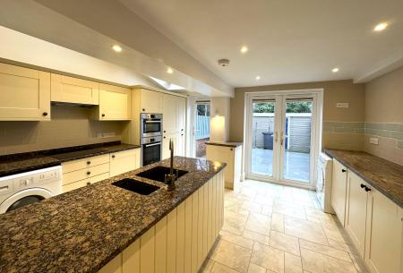 2 bedroom Terraced House to let in Jocelyn Road, Budleigh Salterton, EX9