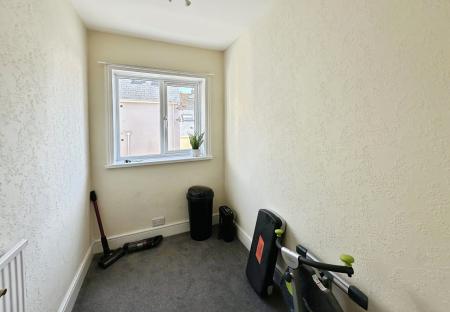 2 bedroom Flat to let in Hartley Road, Exmouth, EX8