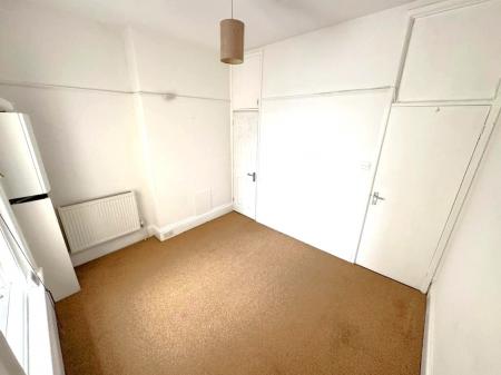 2 bedroom Flat to let in St Andrews Road, Exmouth, EX8