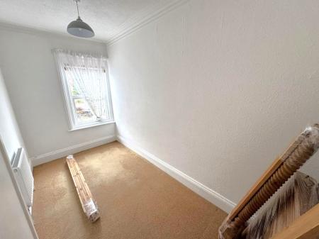 2 bedroom Flat to let in St Andrews Road, Exmouth, EX8
