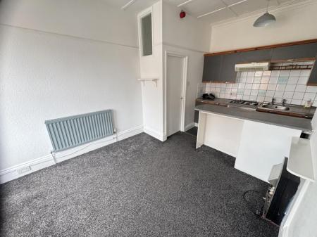 2 bedroom Flat to let in St Andrews Road, Exmouth, EX8