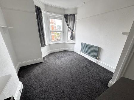 2 bedroom Flat to let in St Andrews Road, Exmouth, EX8