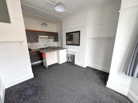 2 bedroom Flat to let in St Andrews Road, Exmouth, EX8