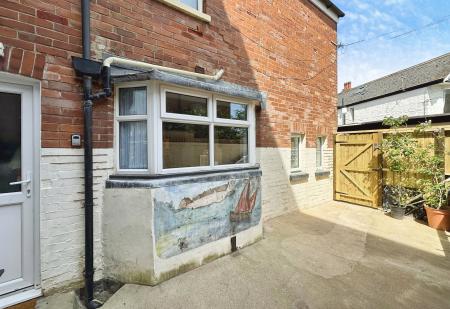 1 bedroom Flat to let in Alston Terrace, Exmouth, EX8