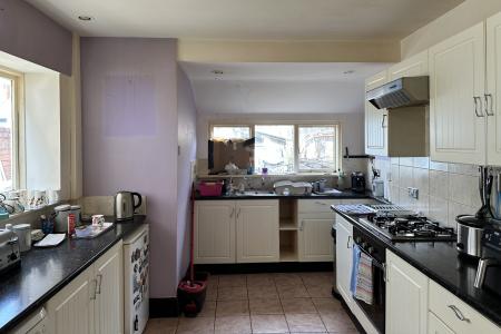 4 bedroom Terraced House for sale in Lyndhurst Road, Exmouth, EX8