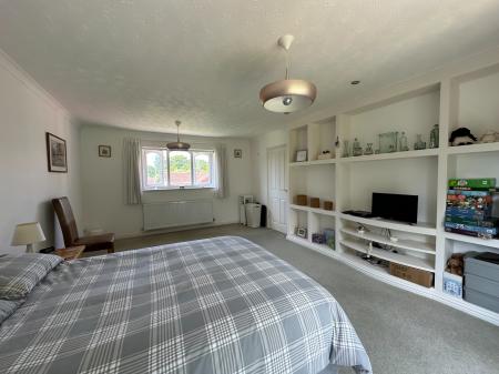 4 bedroom Detached house for sale in Canterbury Way, Exmouth, EX8