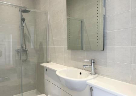 2 bedroom Flat to let in Alexandra Terrace, Exmouth, EX8