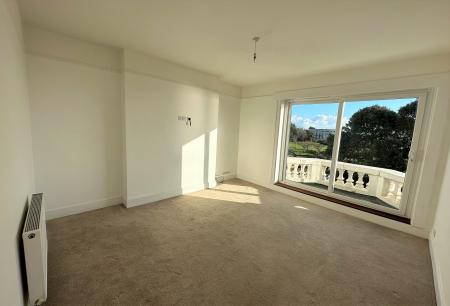 2 bedroom Flat to let in Alexandra Terrace, Exmouth, EX8