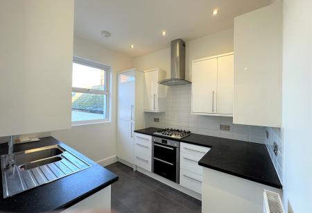 2 bedroom Flat to let in Alexandra Terrace, Exmouth, EX8