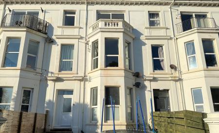 2 bedroom Flat to let in Alexandra Terrace, Exmouth, EX8