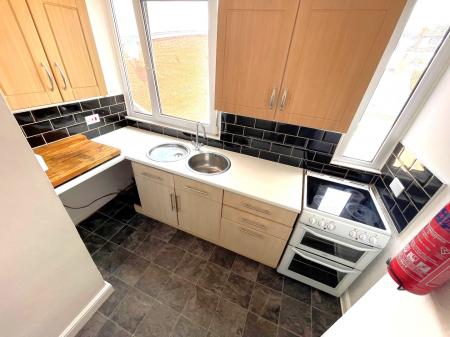 2 bedroom Flat to let in Fore Street, Exmouth, EX8