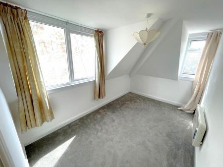 2 bedroom Flat to let in Fore Street, Exmouth, EX8