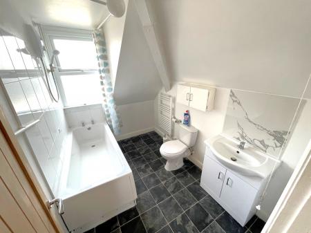 2 bedroom Flat to let in Fore Street, Exmouth, EX8