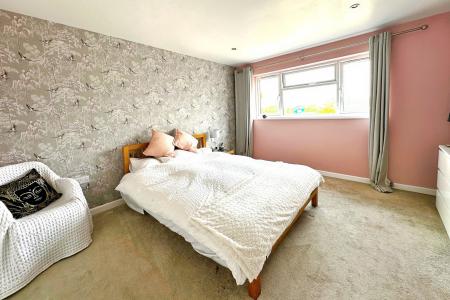 2 bedroom Bungalow for sale in The Marles, Exmouth, EX8