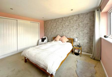 2 bedroom Bungalow for sale in The Marles, Exmouth, EX8