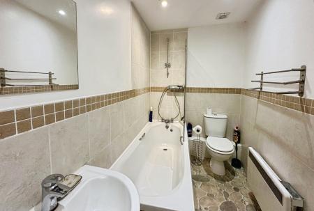 2 bedroom Flat to let in Station Road, Budleigh Salterton, EX9