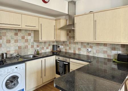 2 bedroom Flat to let in Station Road, Budleigh Salterton, EX9
