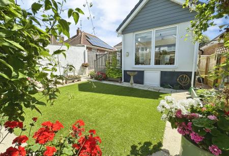 2 bedroom Bungalow for sale in Elmfield Crescent, Exmouth, EX8