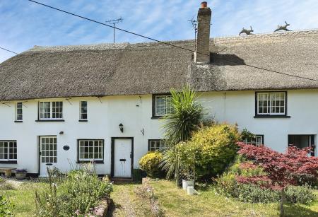 2 bedroom Terraced House to let in Longmeadow Road, Lympstone, EX8