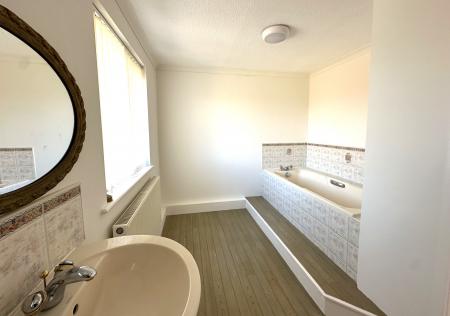 3 bedroom Detached house to let in St Margarets View, Littleham, Exmouth, EX8
