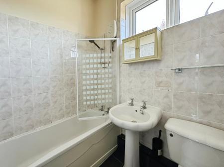 2 bedroom Flat to let in Alexandra Terrace, Exmouth, EX8