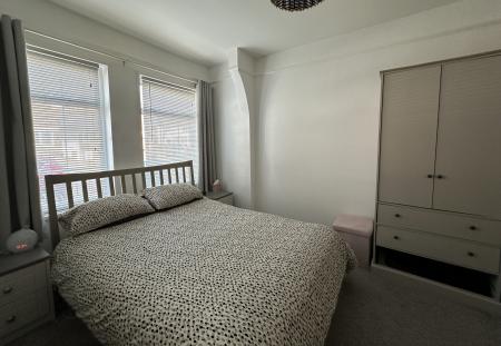 1 bedroom Flat to let in Park Road, Exmouth, EX8