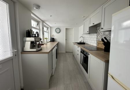 1 bedroom Flat to let in Park Road, Exmouth, EX8