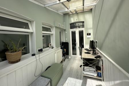 1 bedroom Flat to let in Park Road, Exmouth, EX8