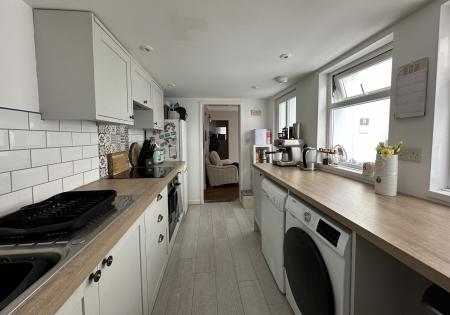 1 bedroom Flat to let in Park Road, Exmouth, EX8
