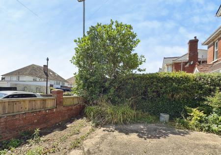 1 bedroom Ground floor maisonette to let in Hulham Road, Exmouth, EX8