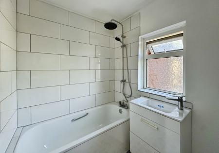 1 bedroom Ground floor maisonette to let in Hulham Road, Exmouth, EX8