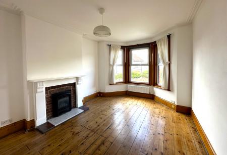 2 bedroom Flat to let in Ryll Grove, Exmouth, EX8