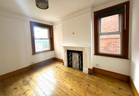 2 bedroom Flat to let in Ryll Grove, Exmouth, EX8